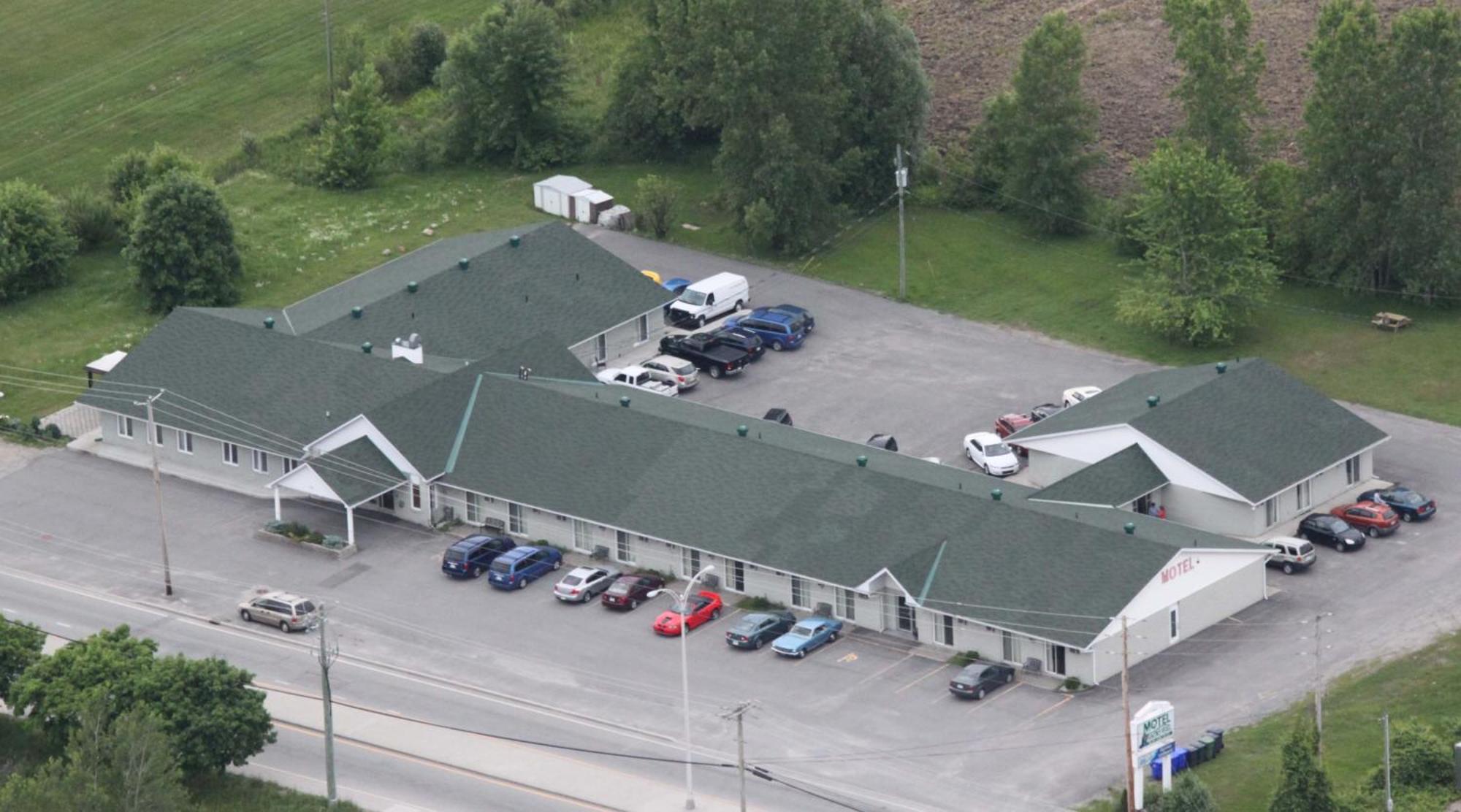 Motel Les Pignons Verts 2*